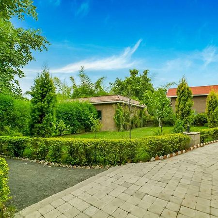 Lemon Tree Wildlife Resort, Bandhavgarh Tāla Buitenkant foto