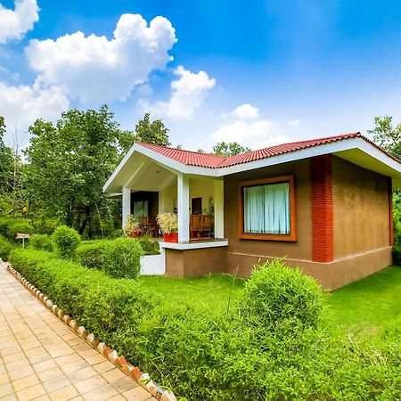 Lemon Tree Wildlife Resort, Bandhavgarh Tāla Buitenkant foto