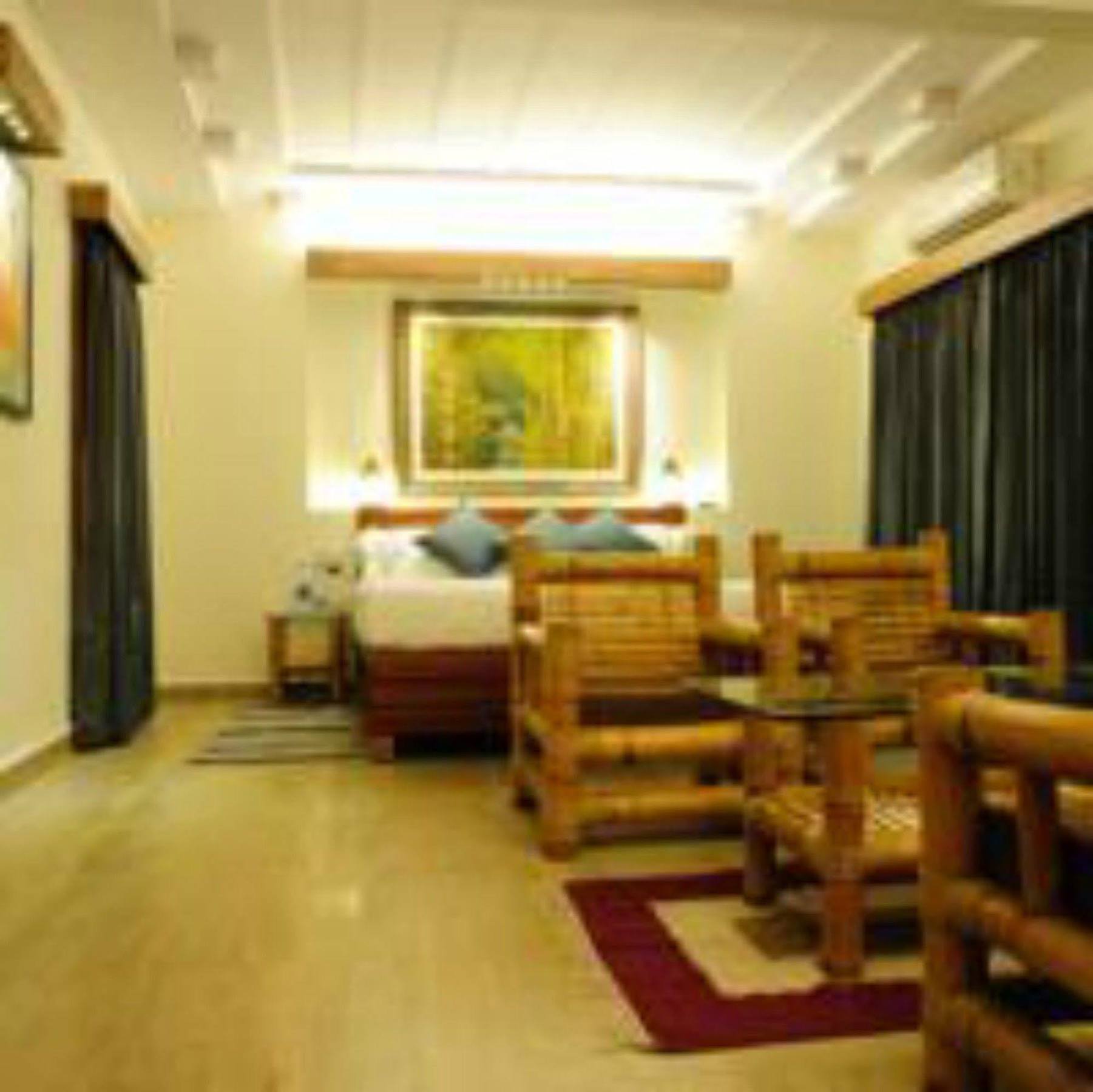 Lemon Tree Wildlife Resort, Bandhavgarh Tāla Buitenkant foto