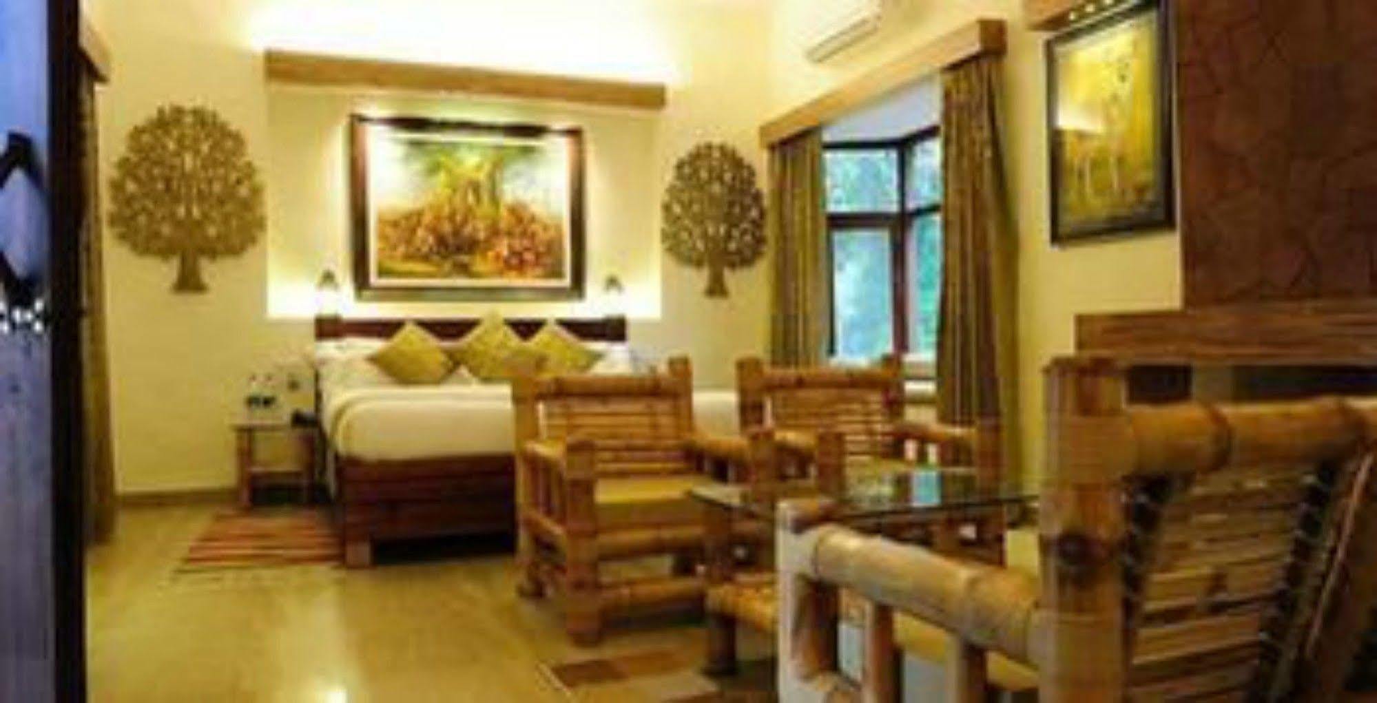 Lemon Tree Wildlife Resort, Bandhavgarh Tāla Buitenkant foto