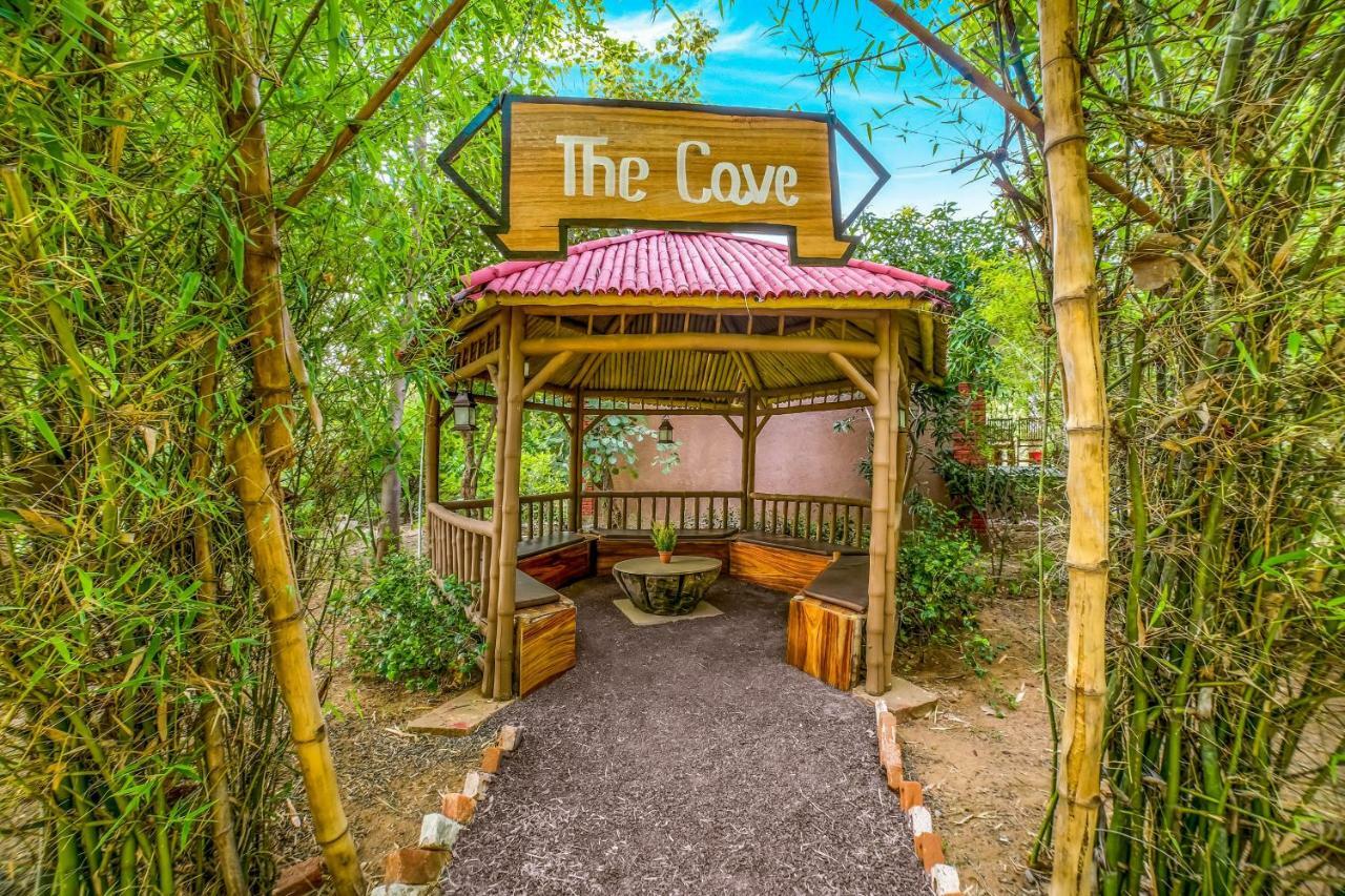 Lemon Tree Wildlife Resort, Bandhavgarh Tāla Buitenkant foto