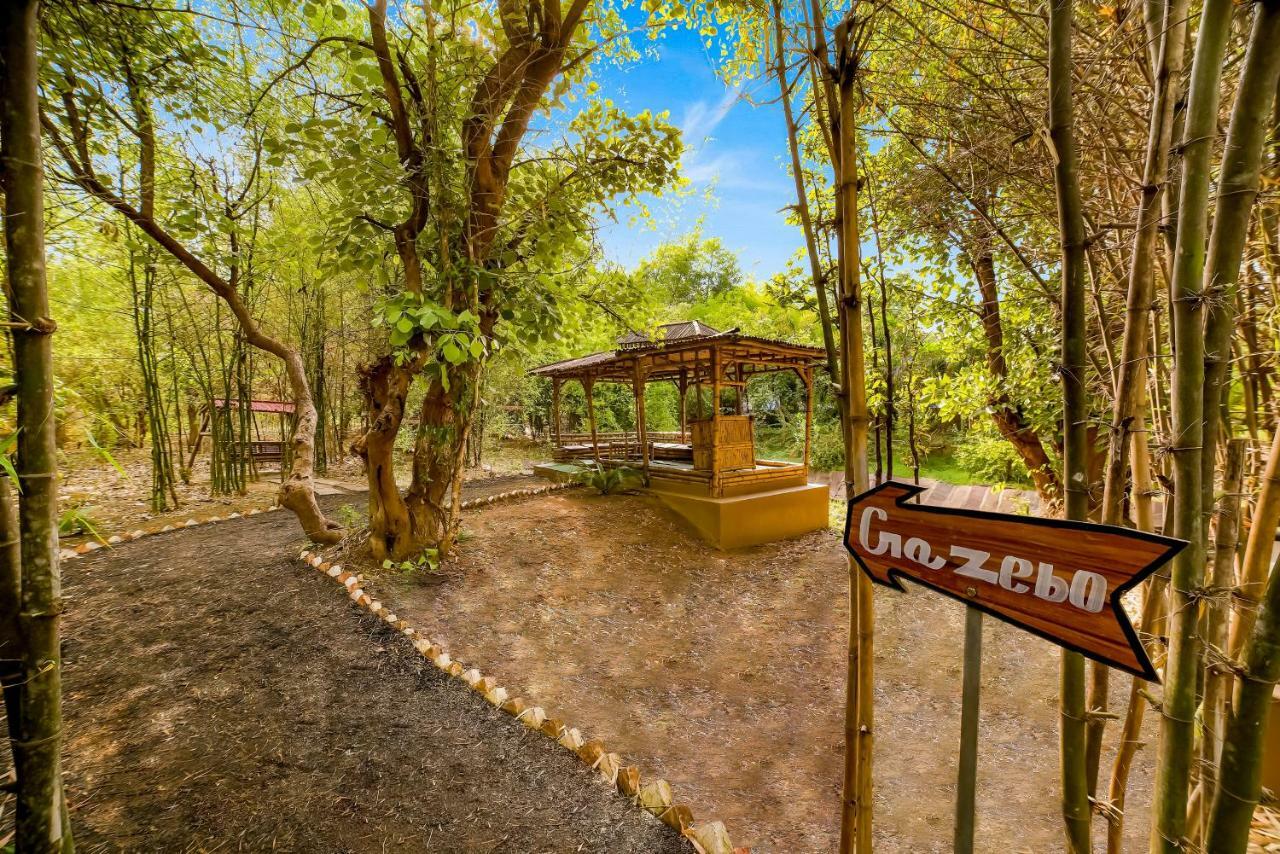 Lemon Tree Wildlife Resort, Bandhavgarh Tāla Buitenkant foto