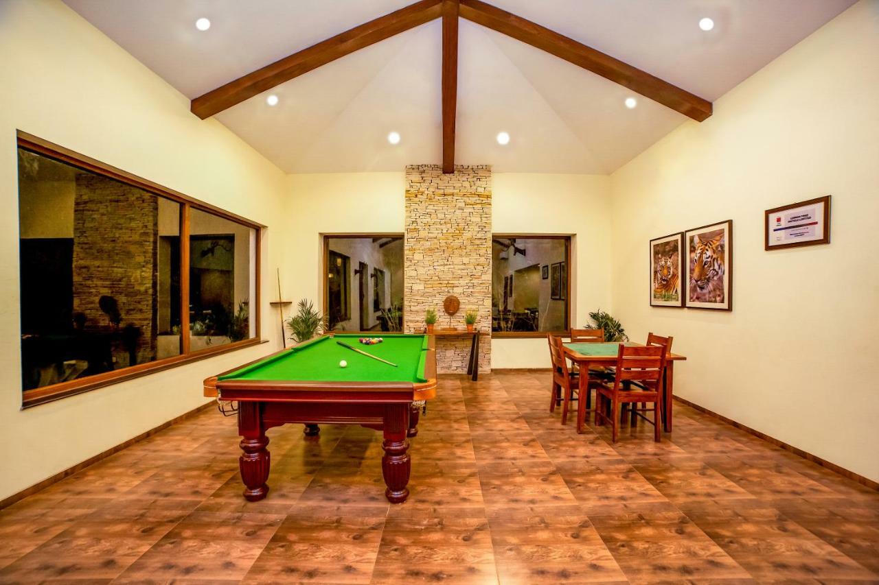 Lemon Tree Wildlife Resort, Bandhavgarh Tāla Buitenkant foto