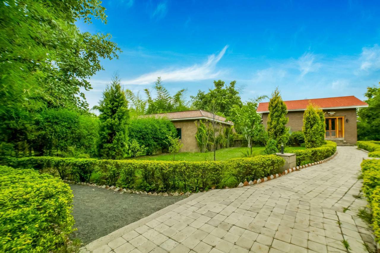 Lemon Tree Wildlife Resort, Bandhavgarh Tāla Buitenkant foto