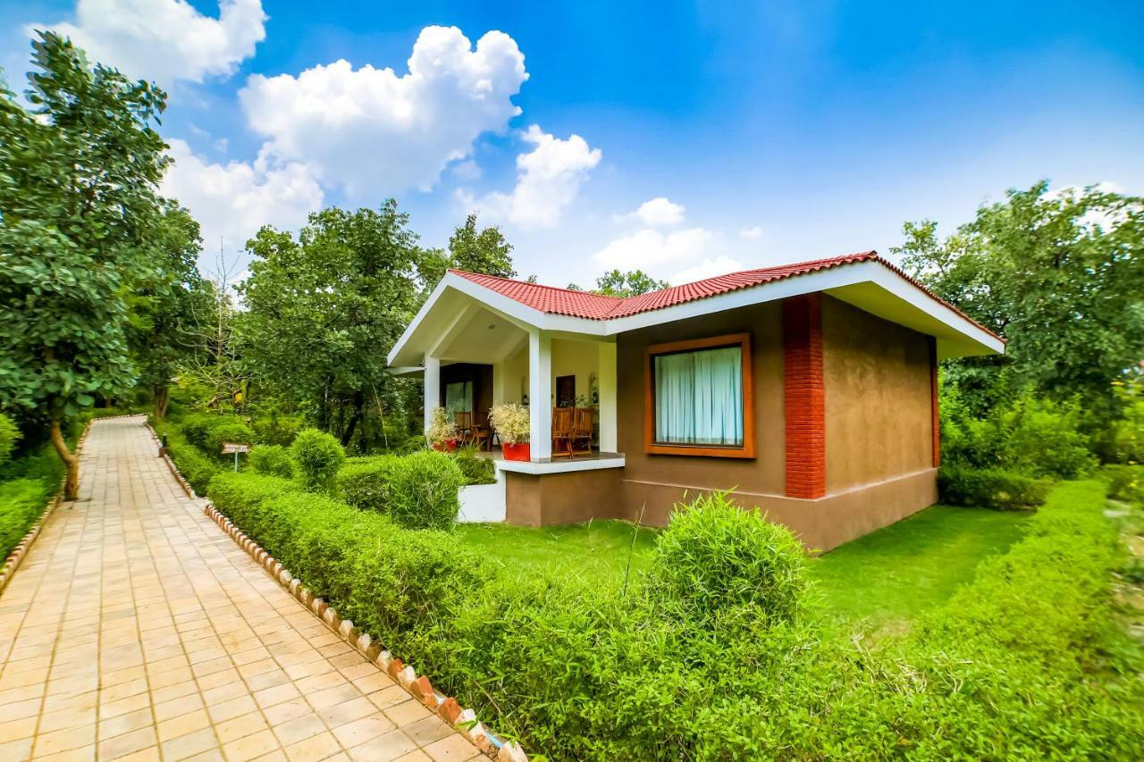 Lemon Tree Wildlife Resort, Bandhavgarh Tāla Buitenkant foto
